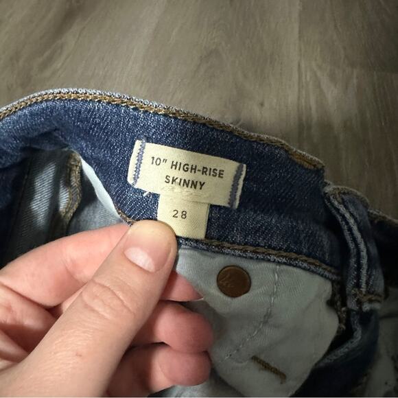 Madewell 10" High-Rise Skinny Jeans in a Medium Wash Sz 28 - Picture 7 of 10